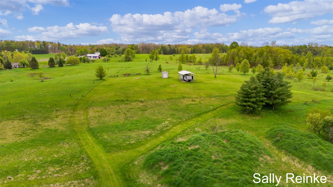 9 Mile Road Property Photo 6