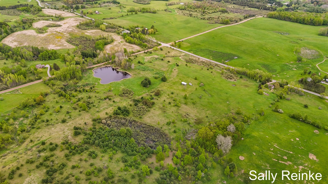 9 Mile Road Property Photo 23