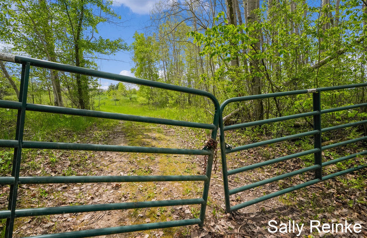 9 Mile Road Property Photo 31