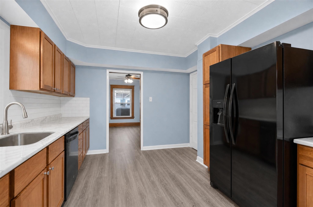 302 Cass Avenue Property Photo 21