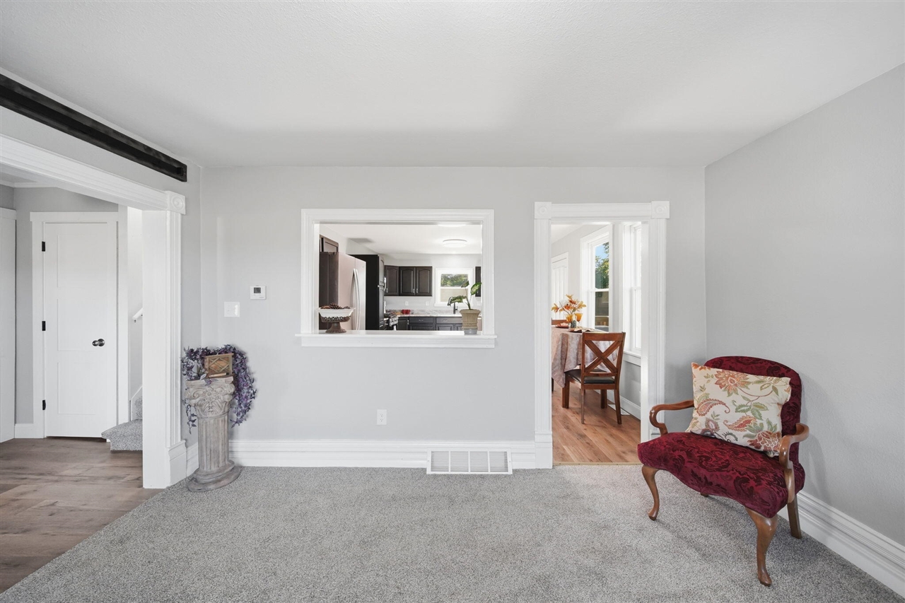1025 Hamilton Street Property Photo 11