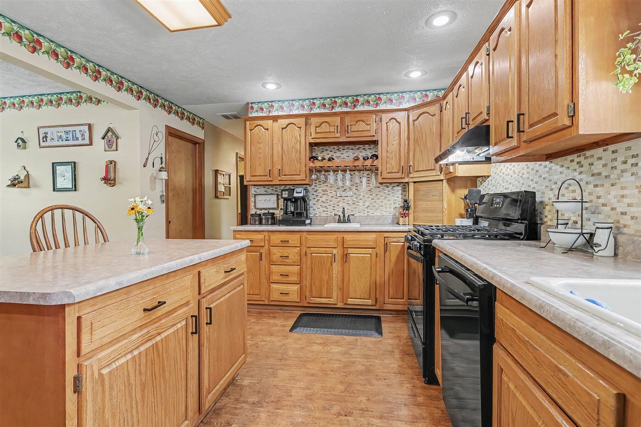 28783 Sarabyn Street Property Photo 6