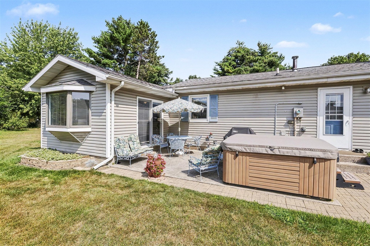 28783 Sarabyn Street Property Photo 16