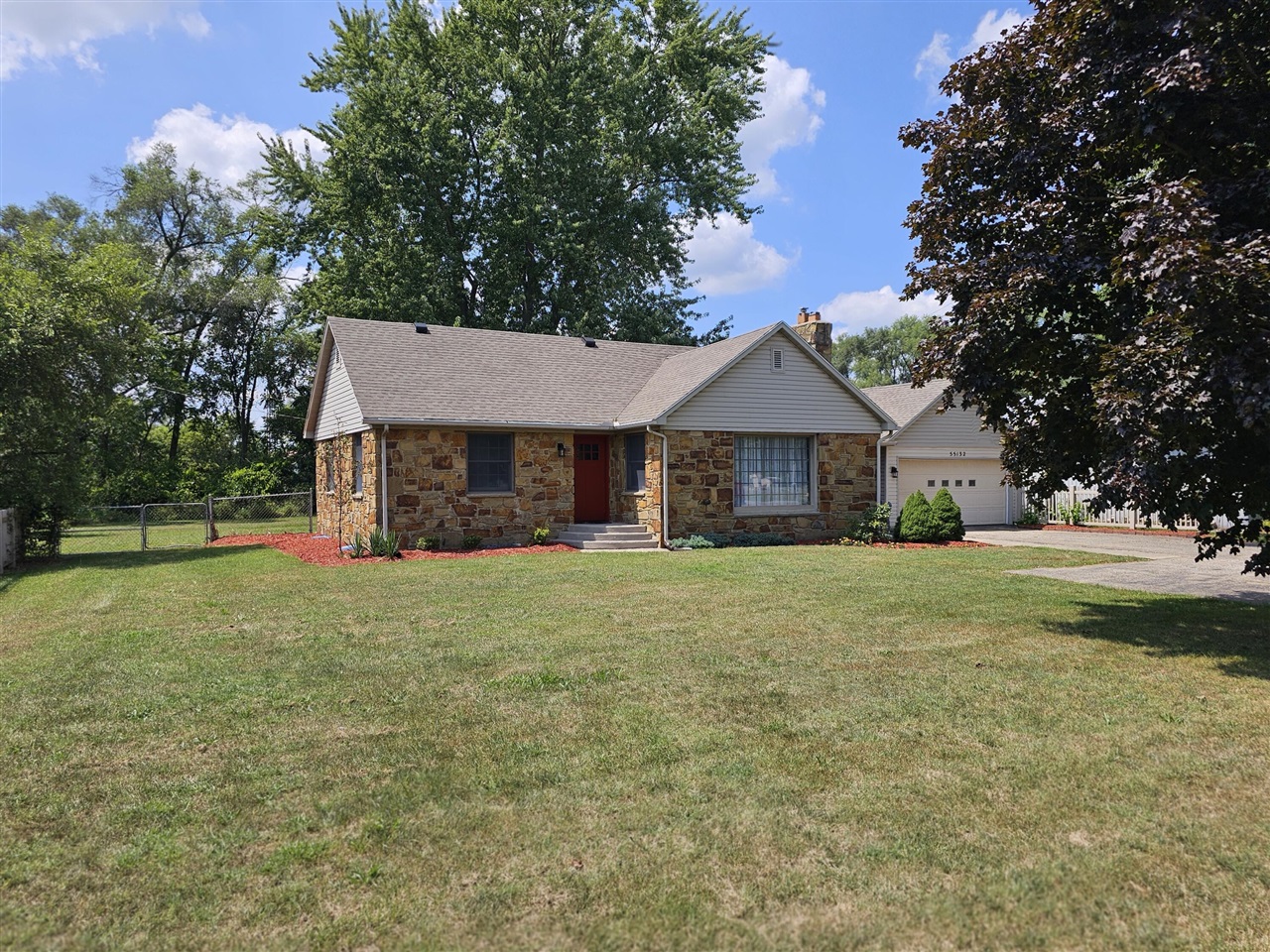 55132 M 51 Property Photo 1