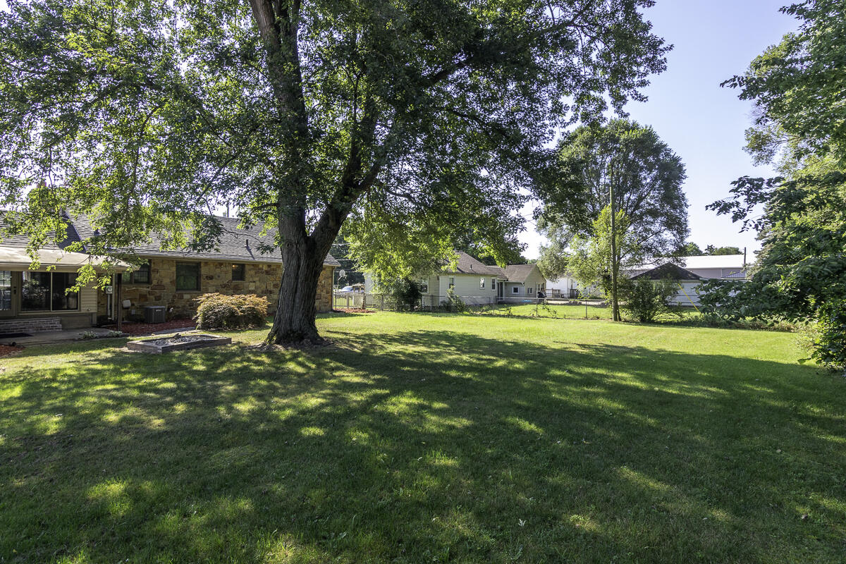 55132 M 51 Property Photo 33