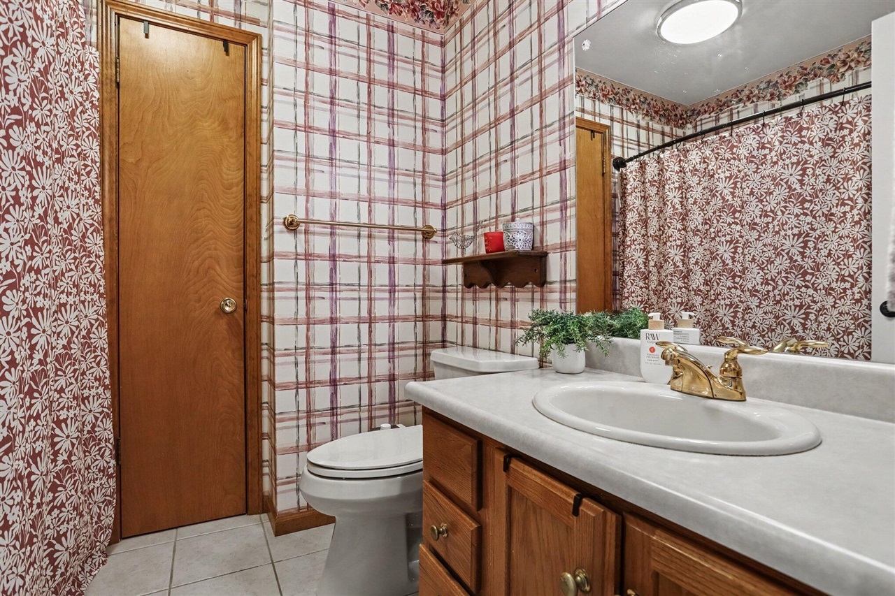 111 W Hamilton Lane Property Photo 12