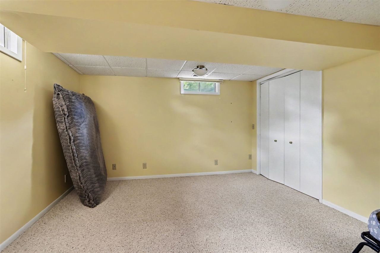 111 W Hamilton Lane Property Photo 21