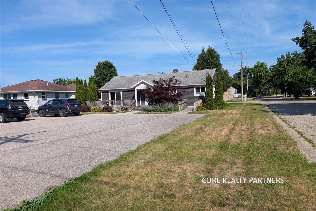 1921 Ruddiman Drive Property Photo 3