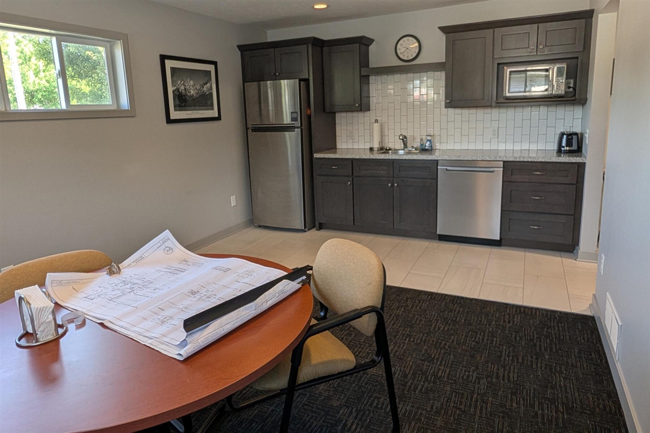 1921 Ruddiman Drive Property Photo 4