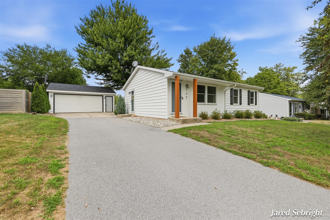 149 Loch Lomond Avenue Property Photo 1