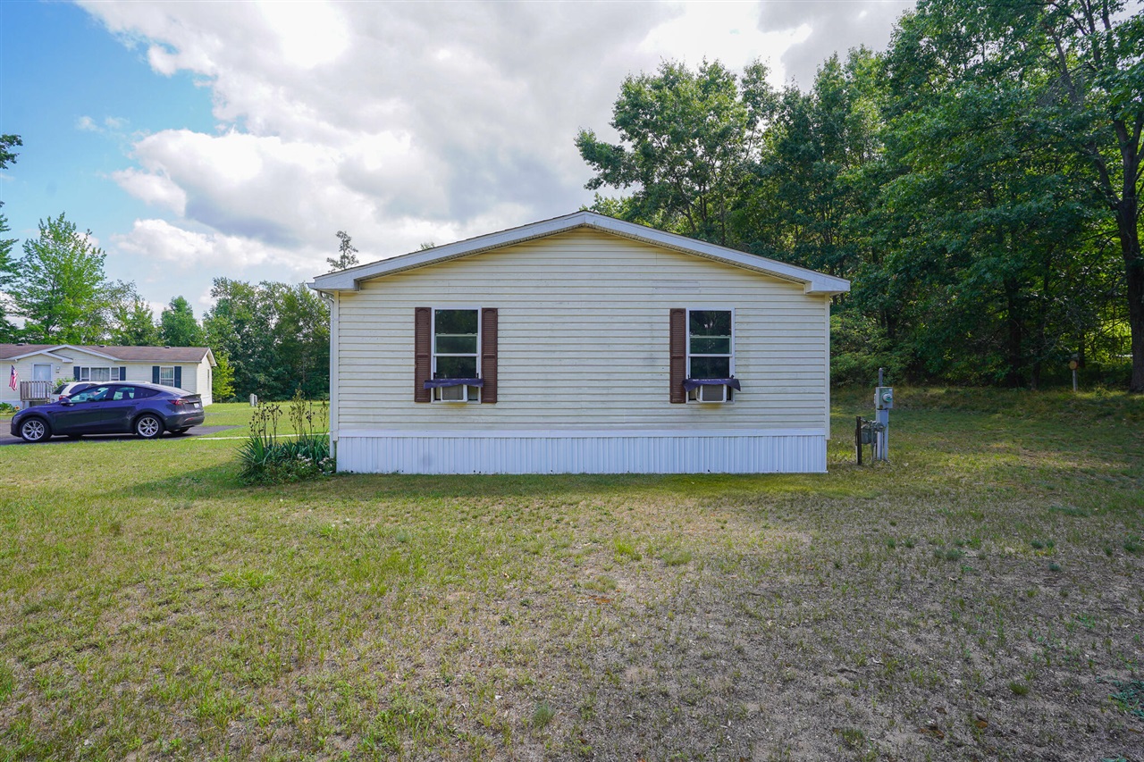 513 E Rainbow Road Property Photo 2