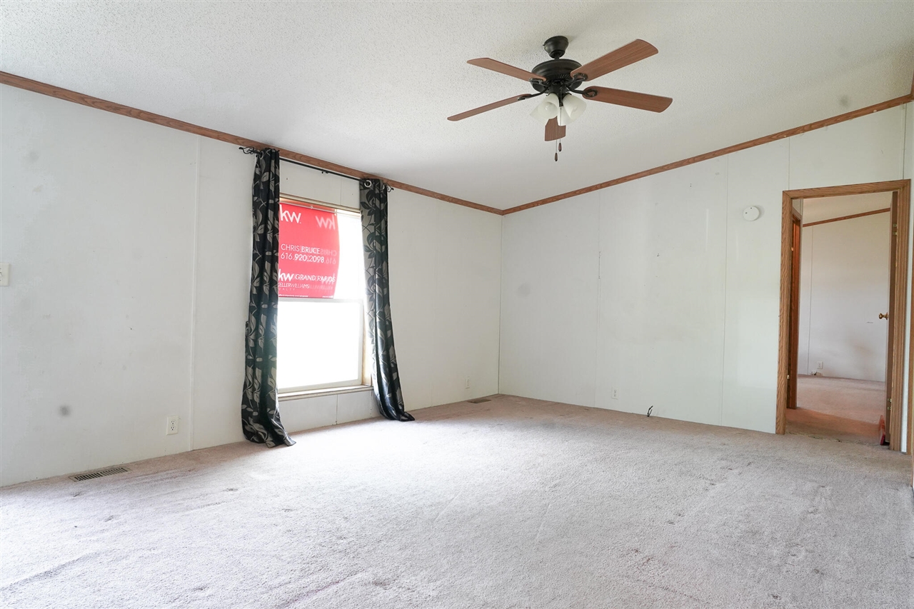 513 E Rainbow Road Property Photo 10