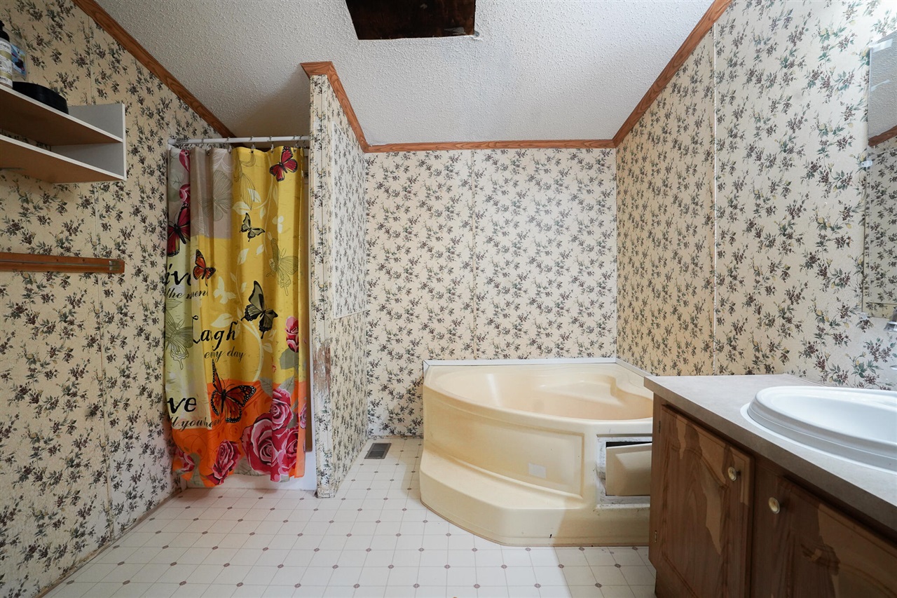 513 E Rainbow Road Property Photo 16