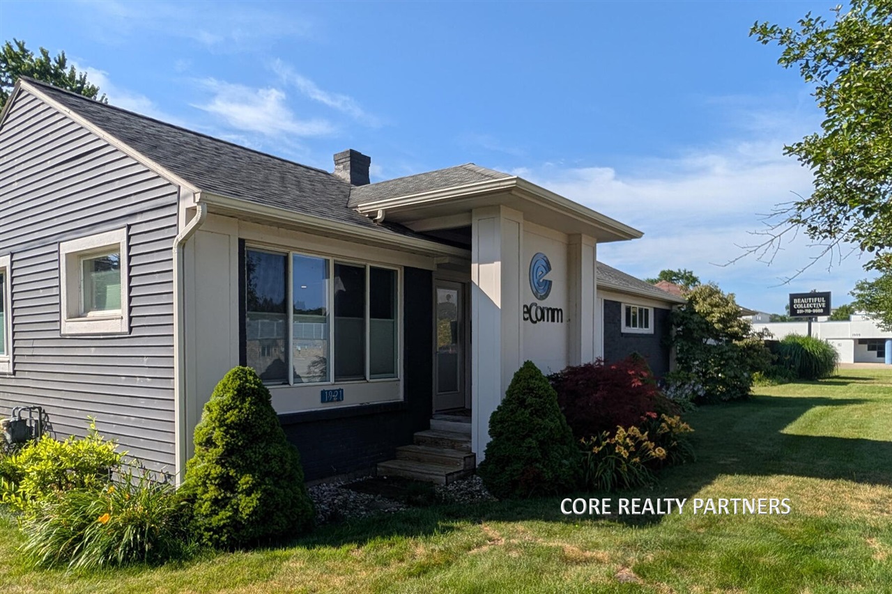 1921 Ruddiman Drive Property Photo 2