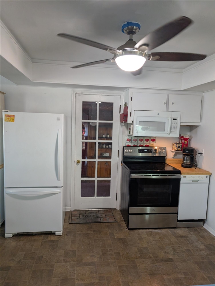 26137 Joy Road Property Photo 9