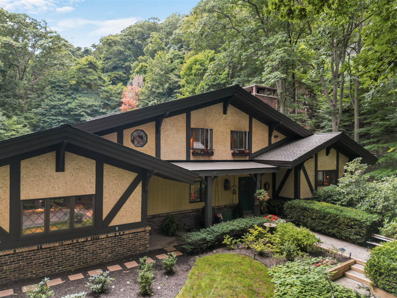 12879 Lakeshore Drive Property Photo 1