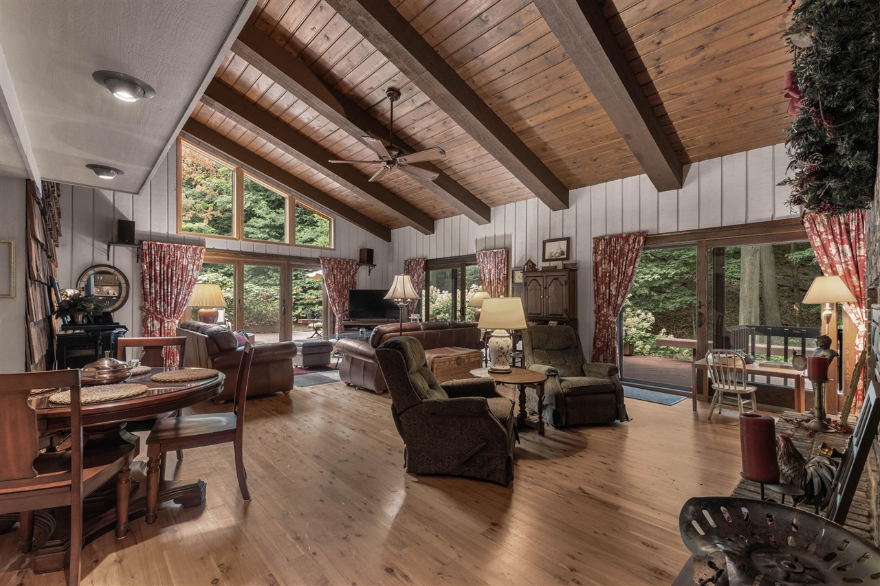 12879 Lakeshore Drive Property Photo 6