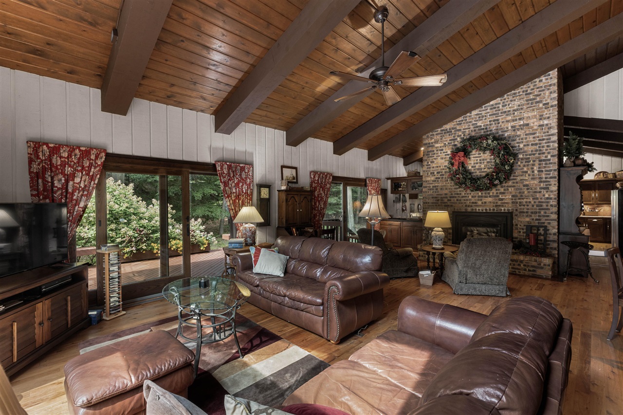 12879 Lakeshore Drive Property Photo 10