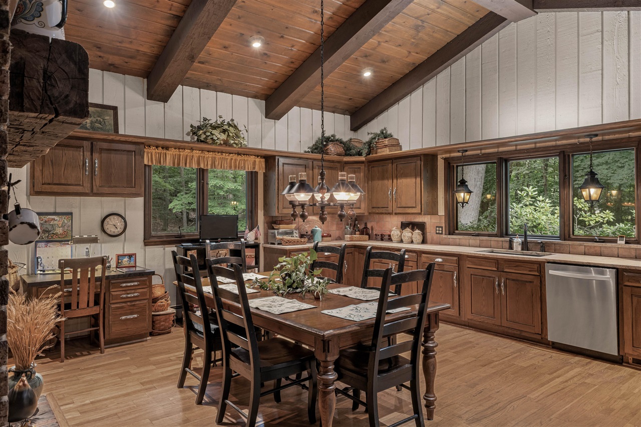 12879 Lakeshore Drive Property Photo 18