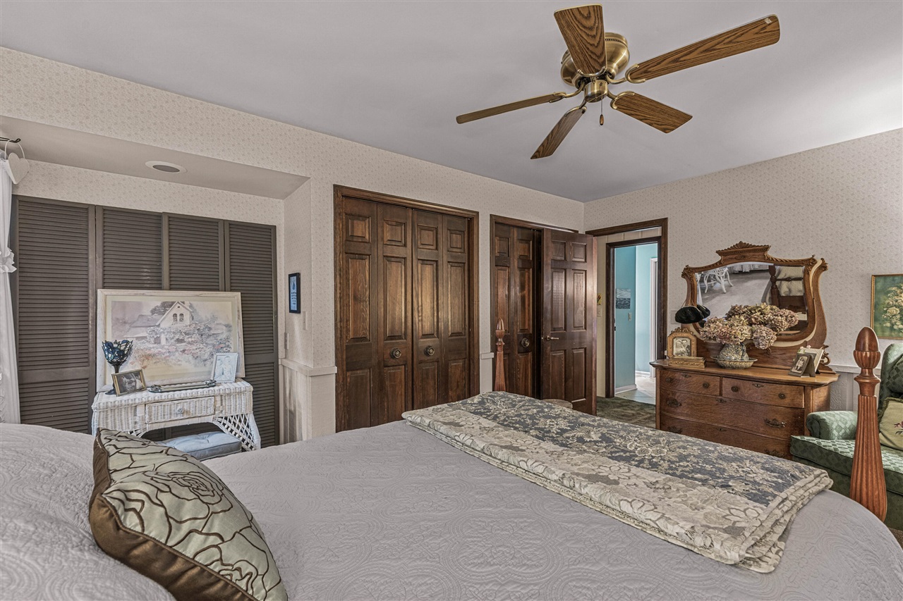 12879 Lakeshore Drive Property Photo 33