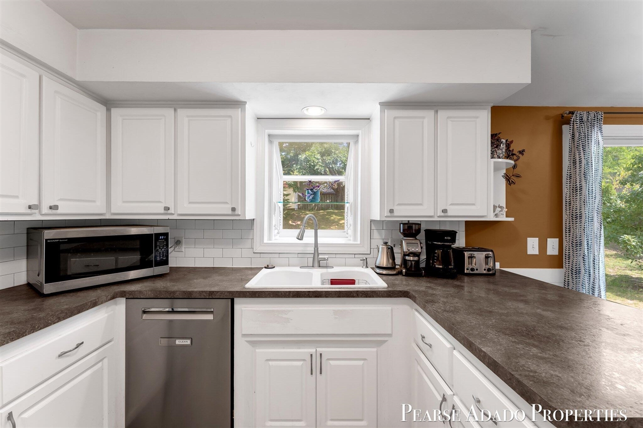 5822 Burgis Avenue Property Photo 8
