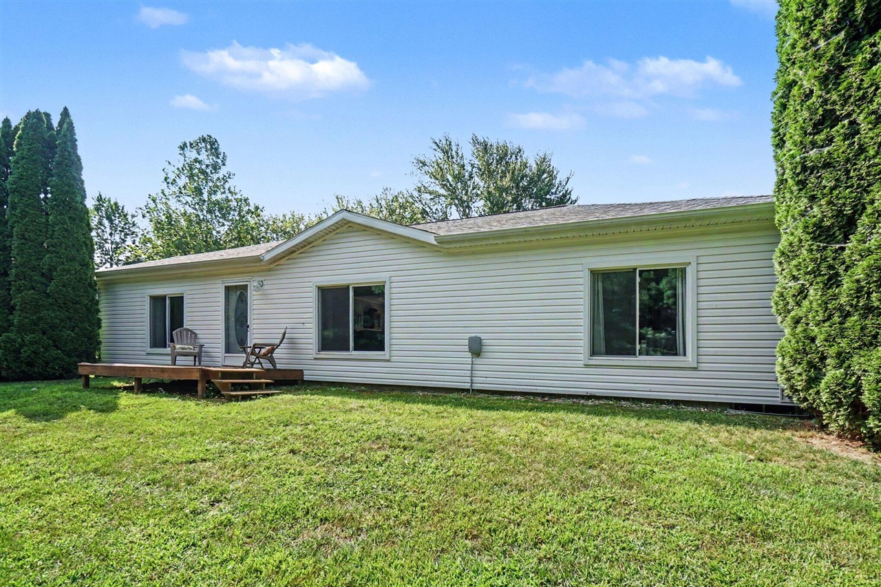 10110 N Drive Property Photo 1