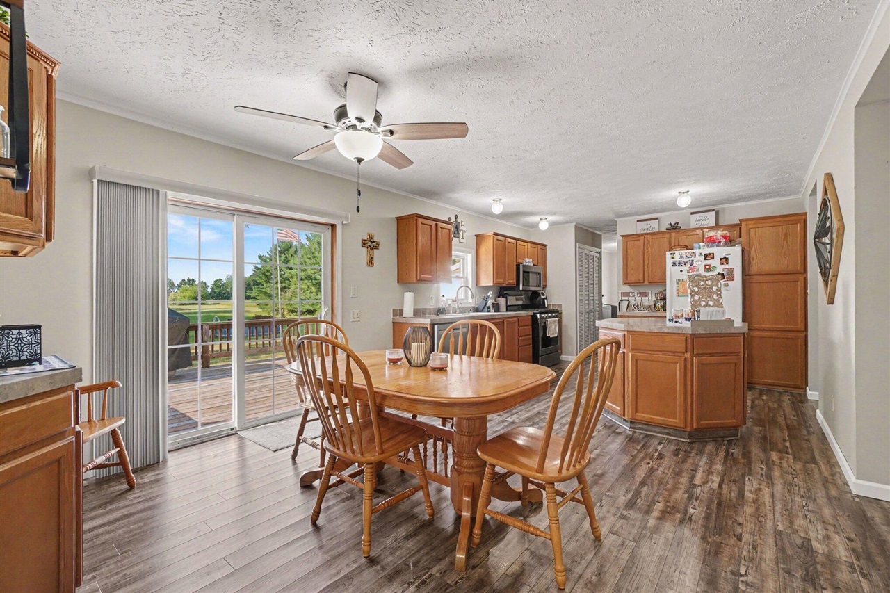 10110 N Drive Property Photo 4