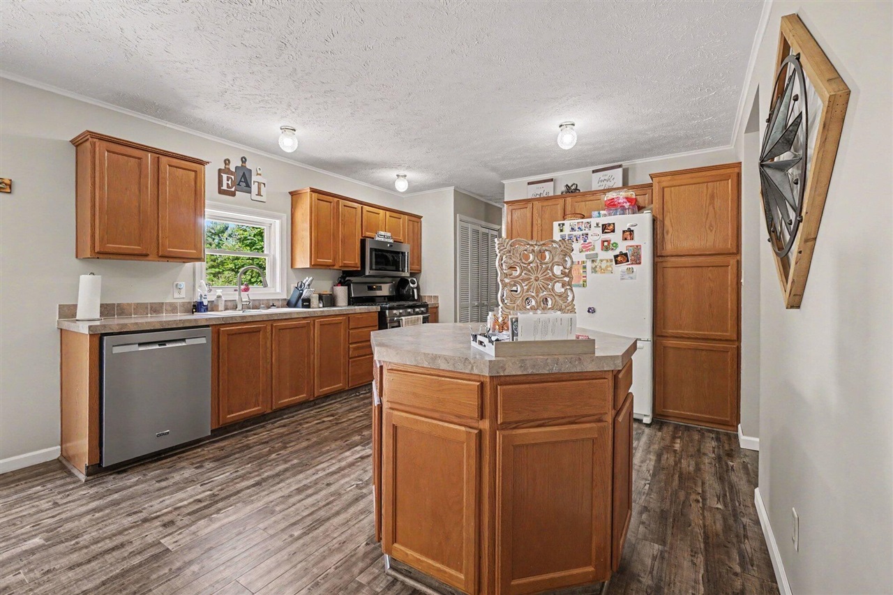 10110 N Drive Property Photo 5