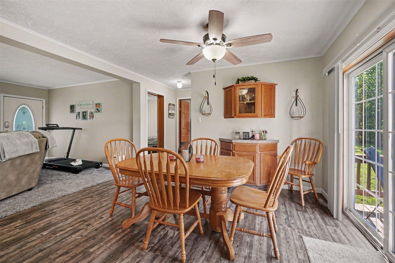 10110 N Drive Property Photo 6