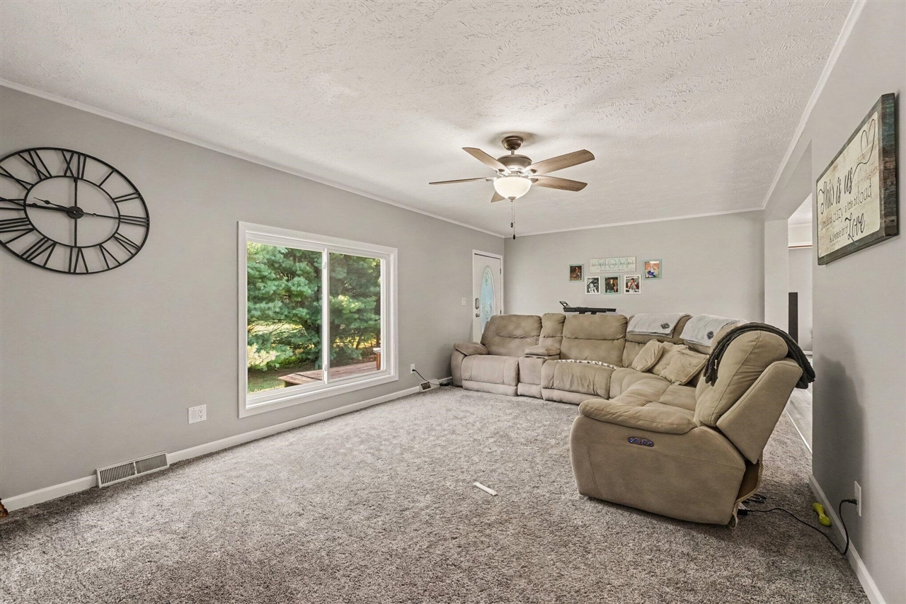 10110 N Drive Property Photo 9