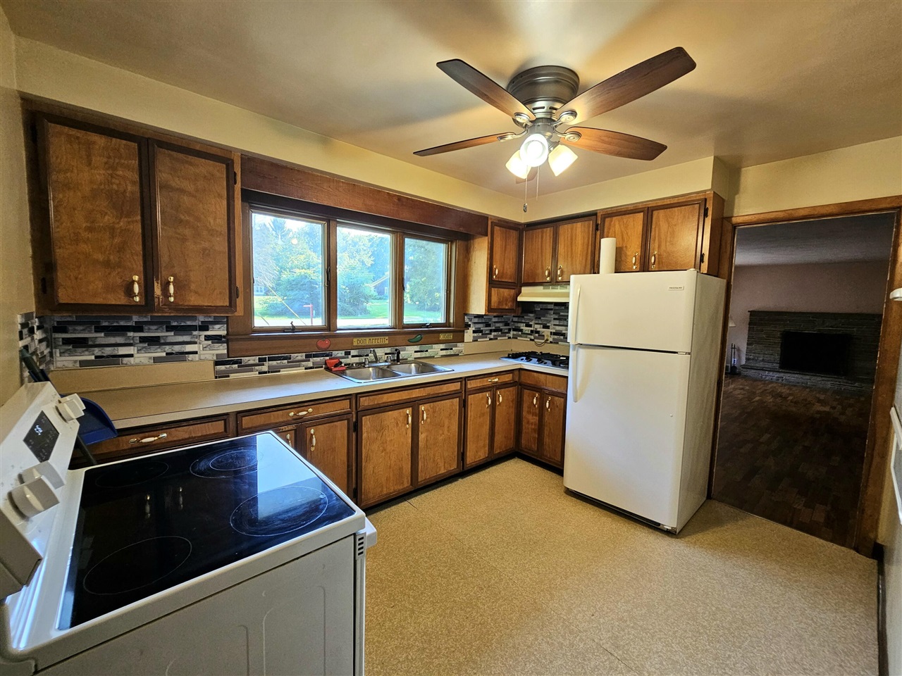 28491 C Drive Property Photo 4