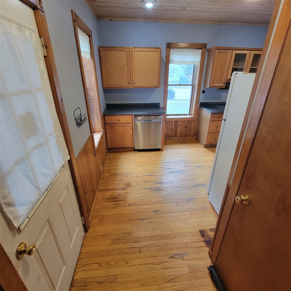 8 E Barton Street Property Photo 8