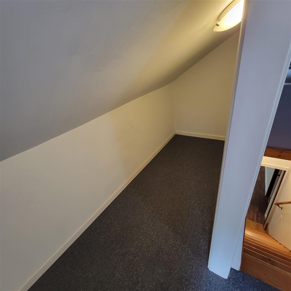 8 E Barton Street Property Photo 30