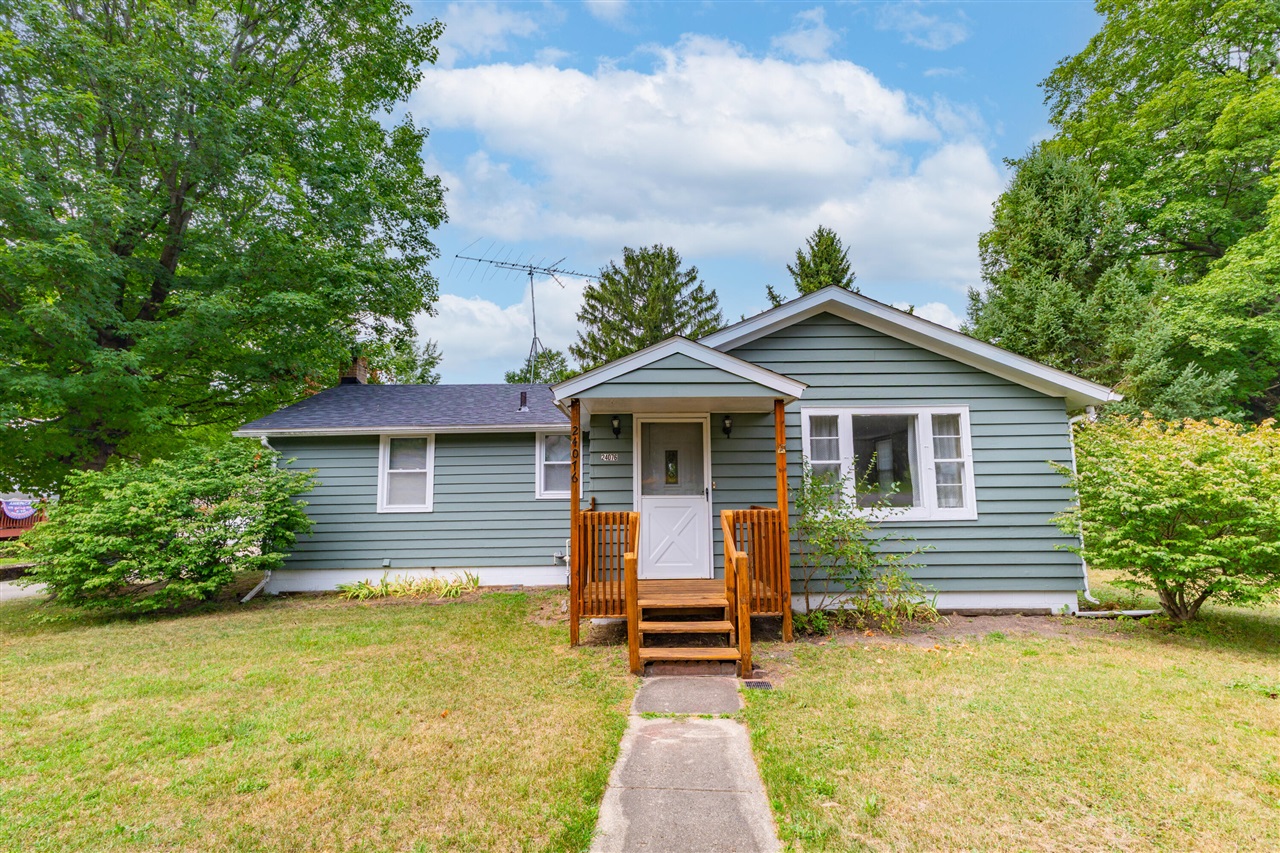 24076 2nd Avenue Property Photo 1