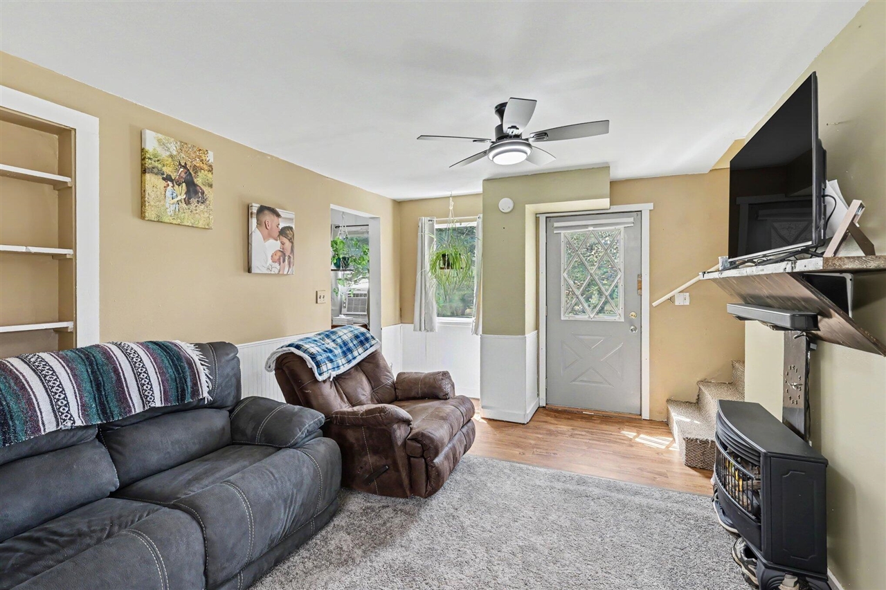 5366 Folks Road Property Photo 4