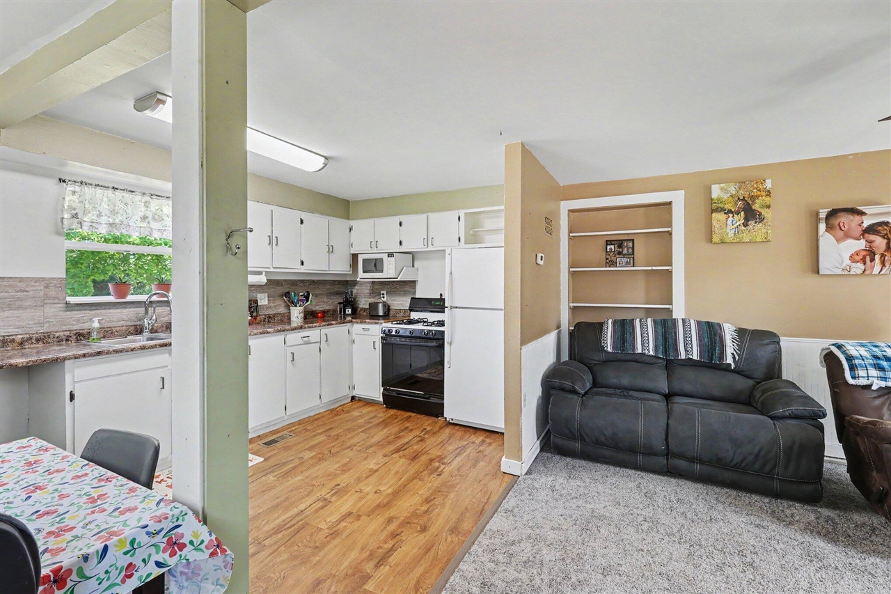 5366 Folks Road Property Photo 7
