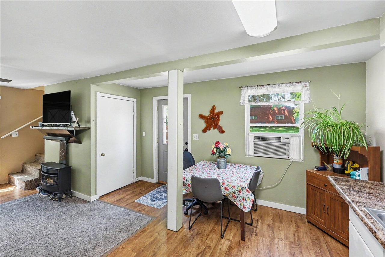 5366 Folks Road Property Photo 8