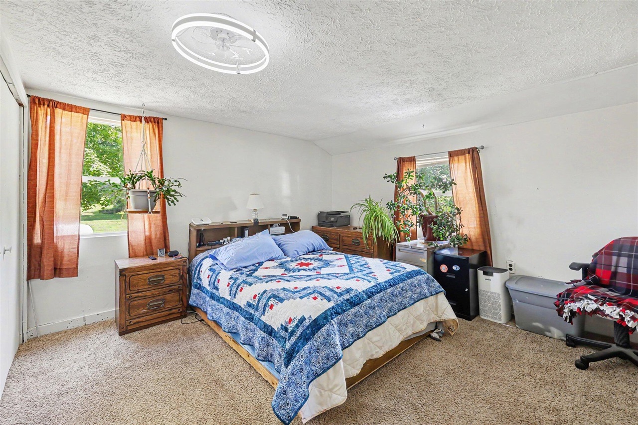 5366 Folks Road Property Photo 10
