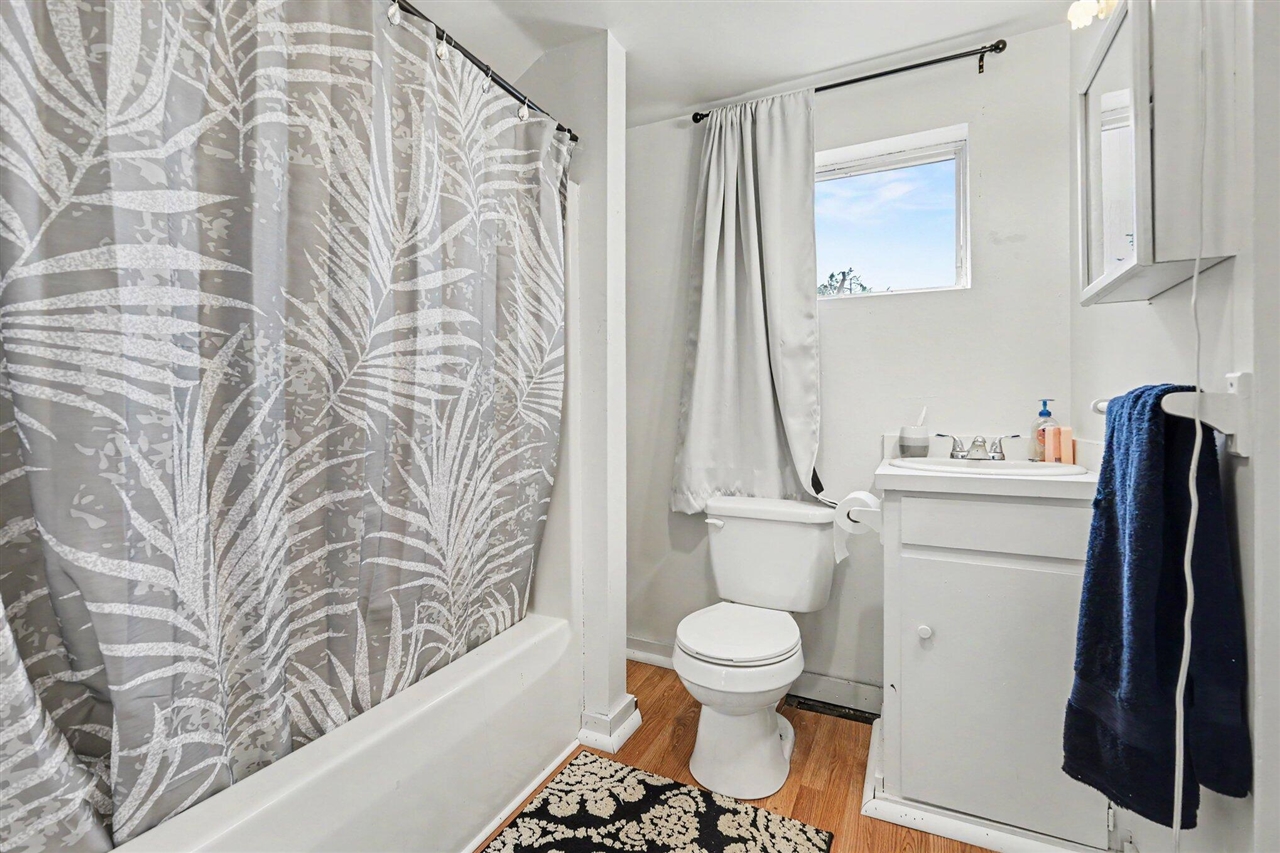 5366 Folks Road Property Photo 14