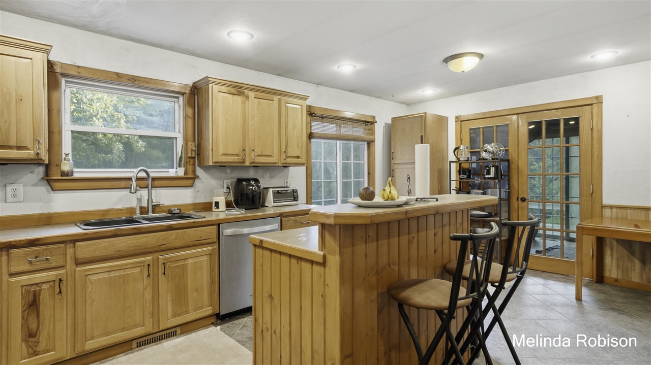 5220 E High Tower Lake Road Property Photo 6