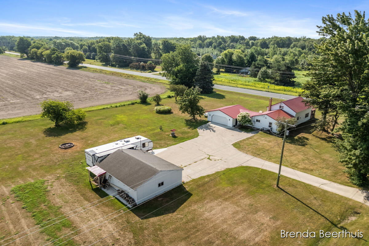 8800 Ellis Road Property Photo 4