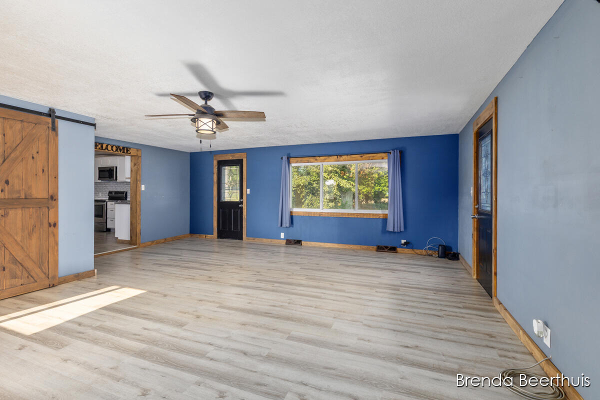 8800 Ellis Road Property Photo 6