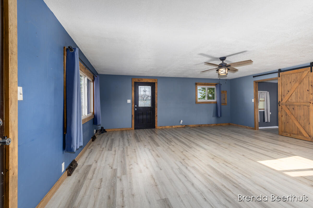 8800 Ellis Road Property Photo 7