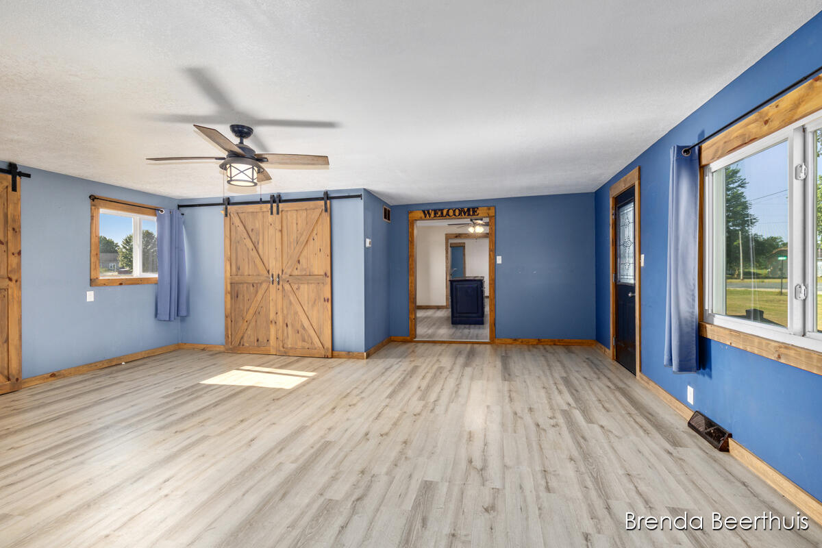 8800 Ellis Road Property Photo 9