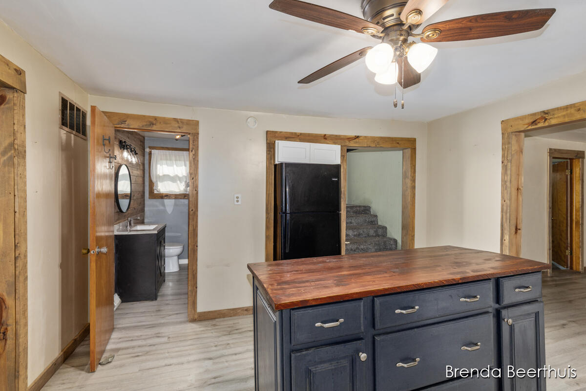8800 Ellis Road Property Photo 13