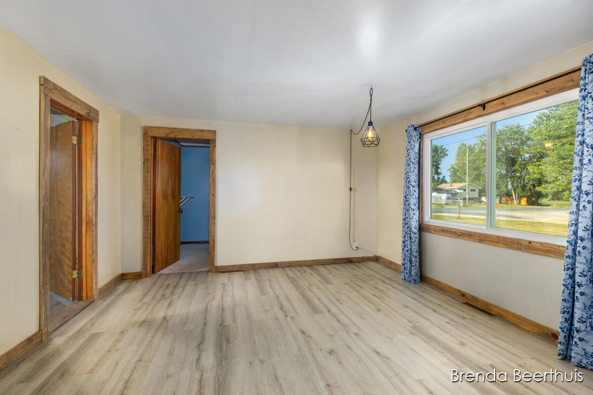 8800 Ellis Road Property Photo 16