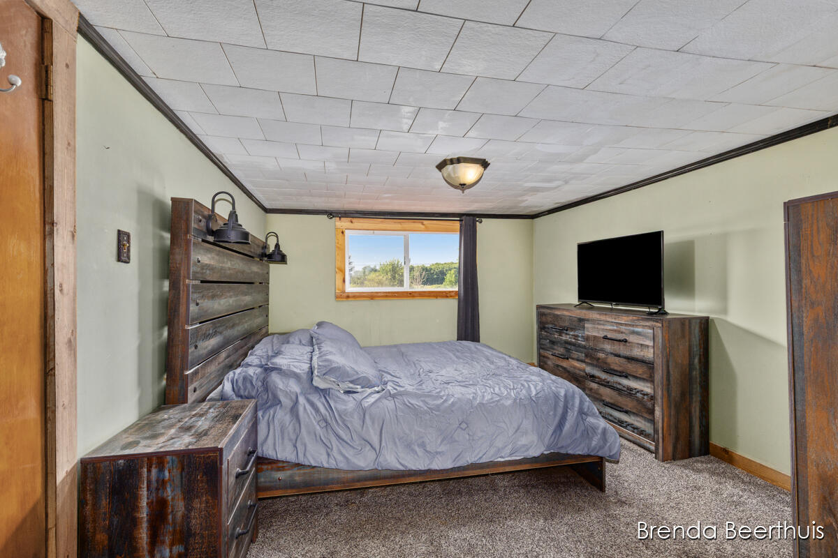 8800 Ellis Road Property Photo 23