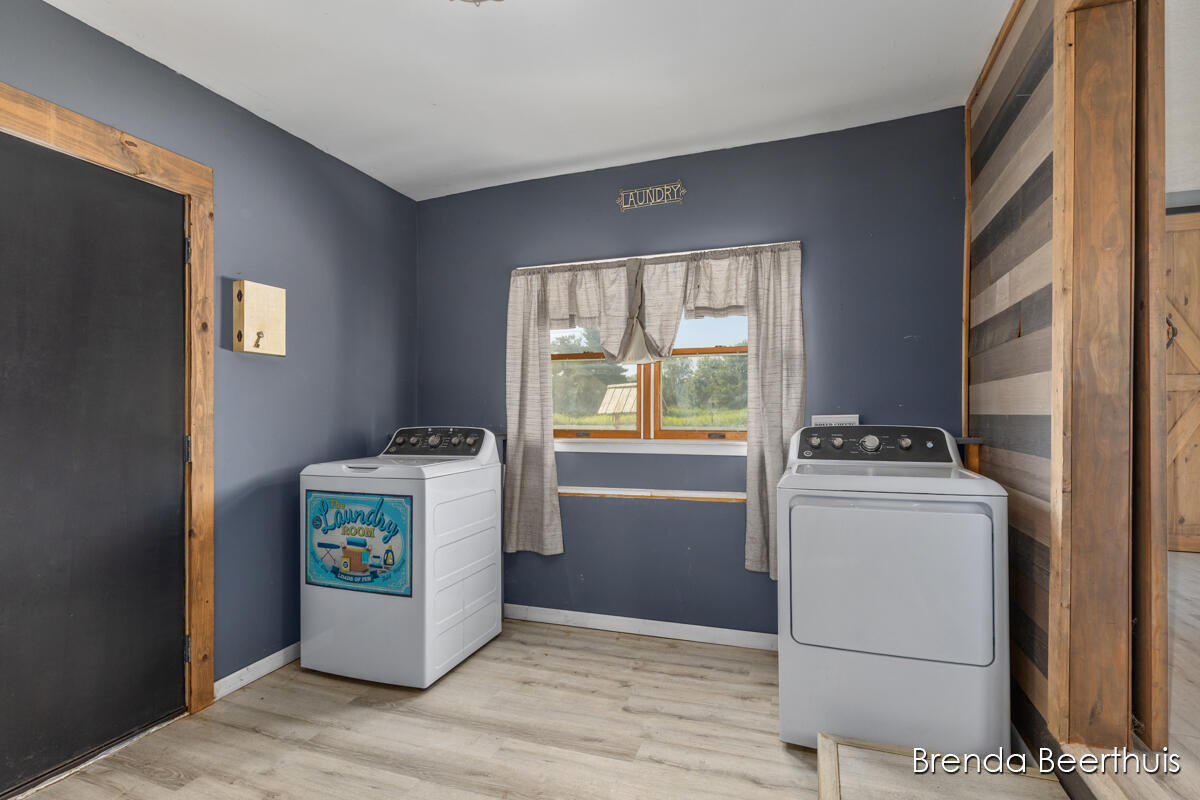 8800 Ellis Road Property Photo 25