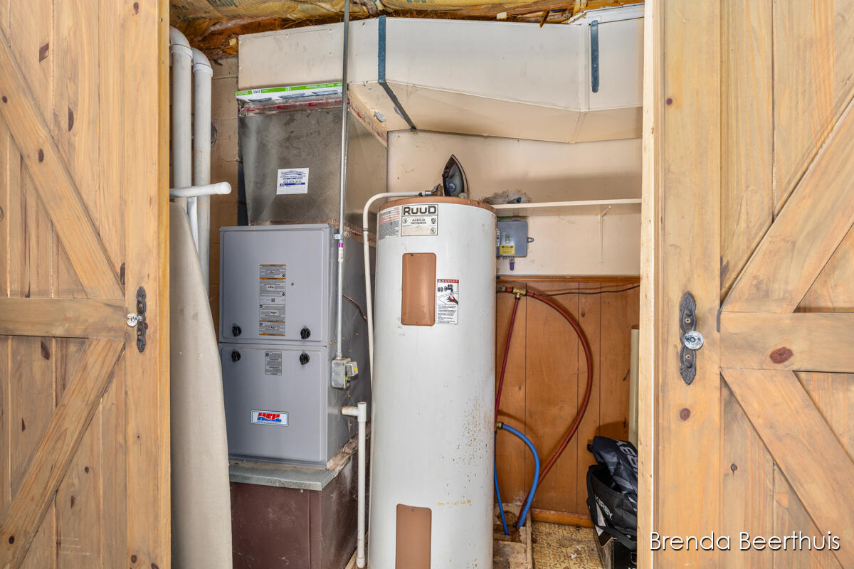 8800 Ellis Road Property Photo 26