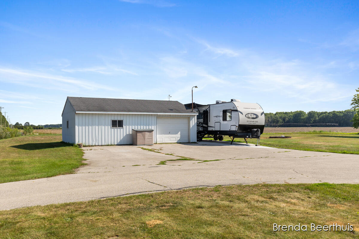 8800 Ellis Road Property Photo 32